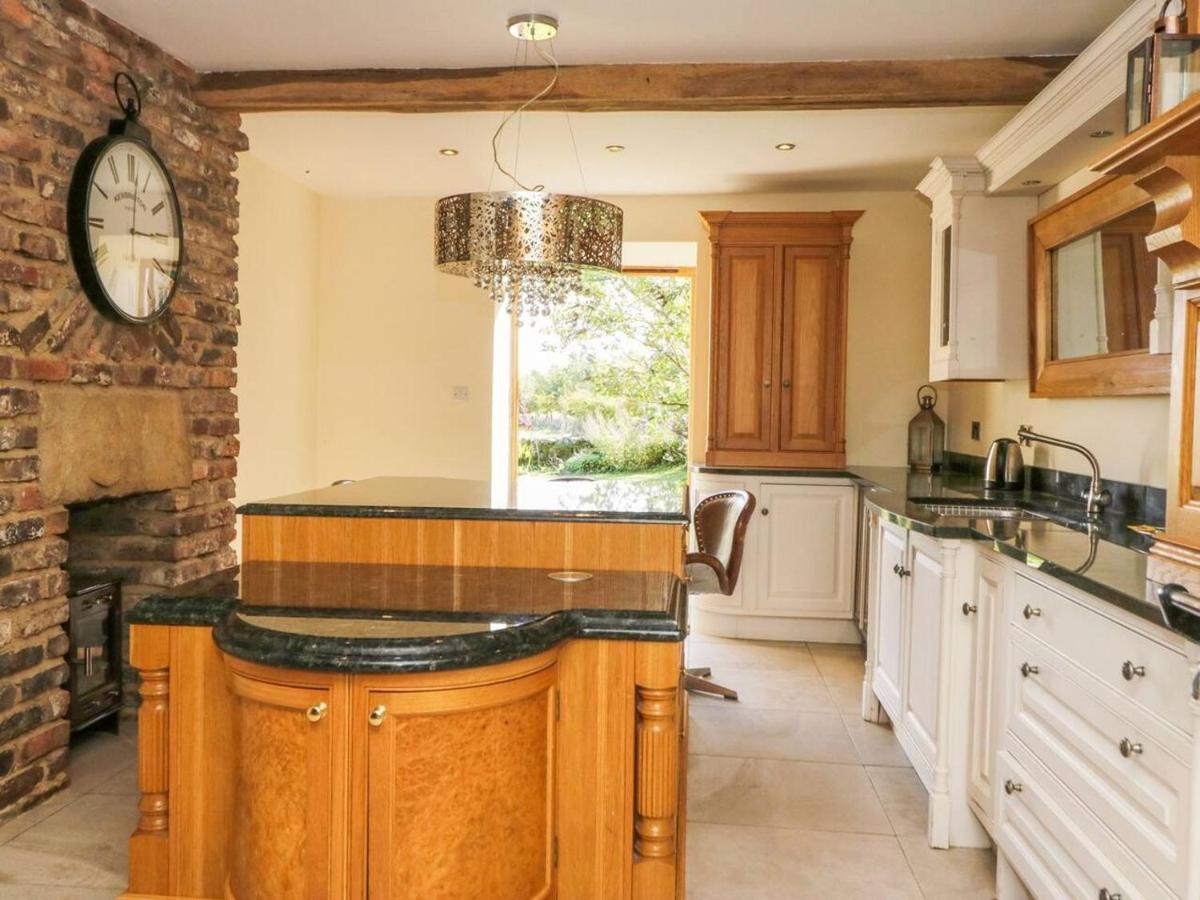Meagill Farmhouse Hot Tub Bbq Hut Villa Otley  Exterior foto